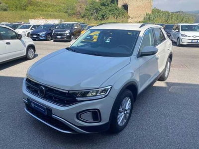 Volkswagen T-Roc 1.0 TSI Life del 2023 usata a Pozzuoli