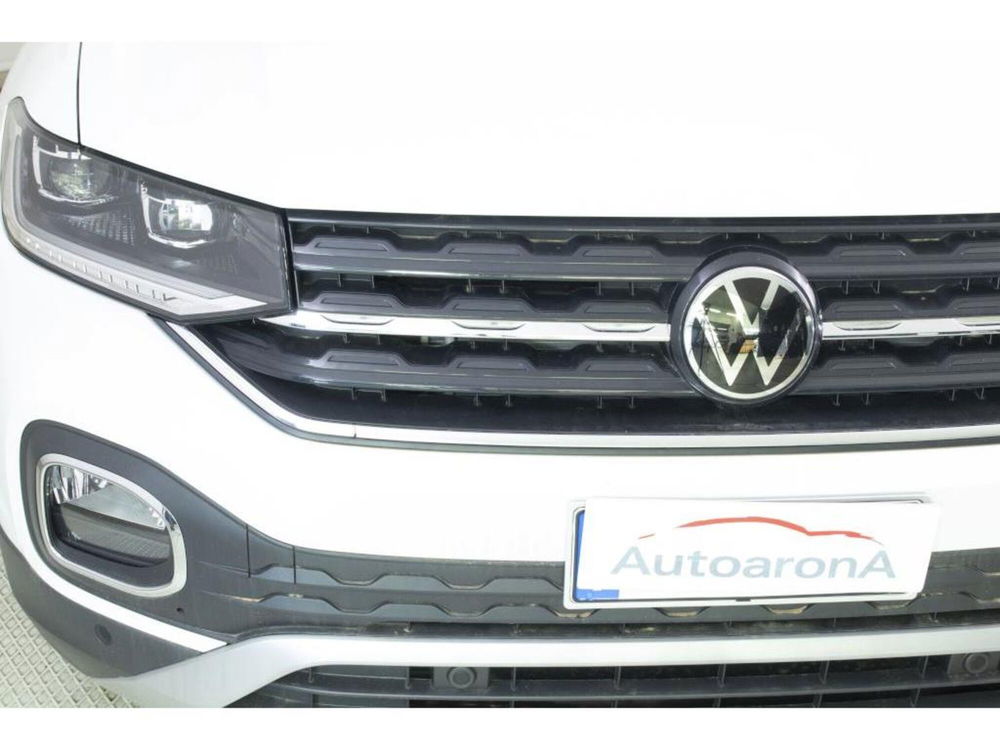 Volkswagen T-Cross nuova a Novara (12)