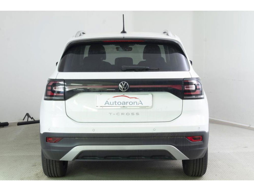 Volkswagen T-Cross nuova a Novara (5)