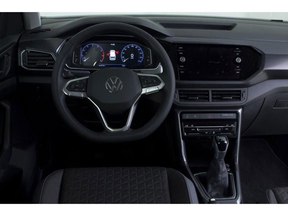 Volkswagen T-Cross nuova a Novara (7)