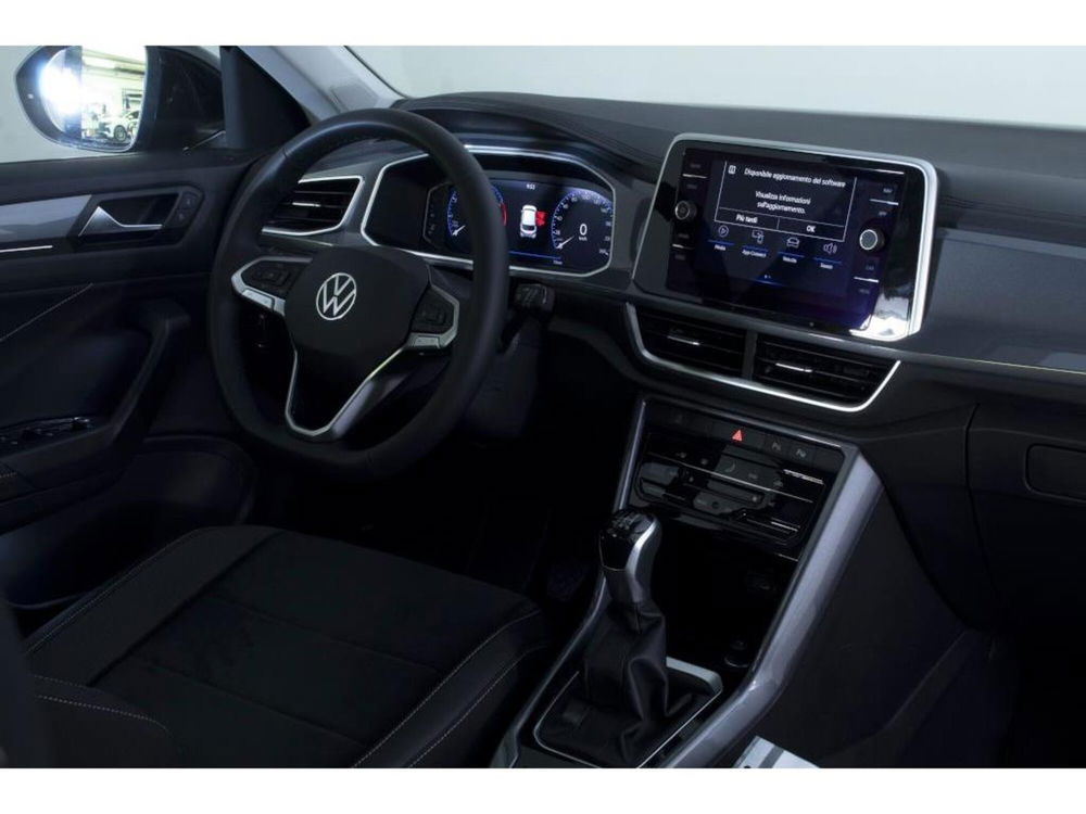 Volkswagen T-Roc nuova a Novara (6)