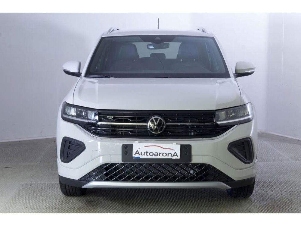 Volkswagen T-Cross nuova a Novara (3)