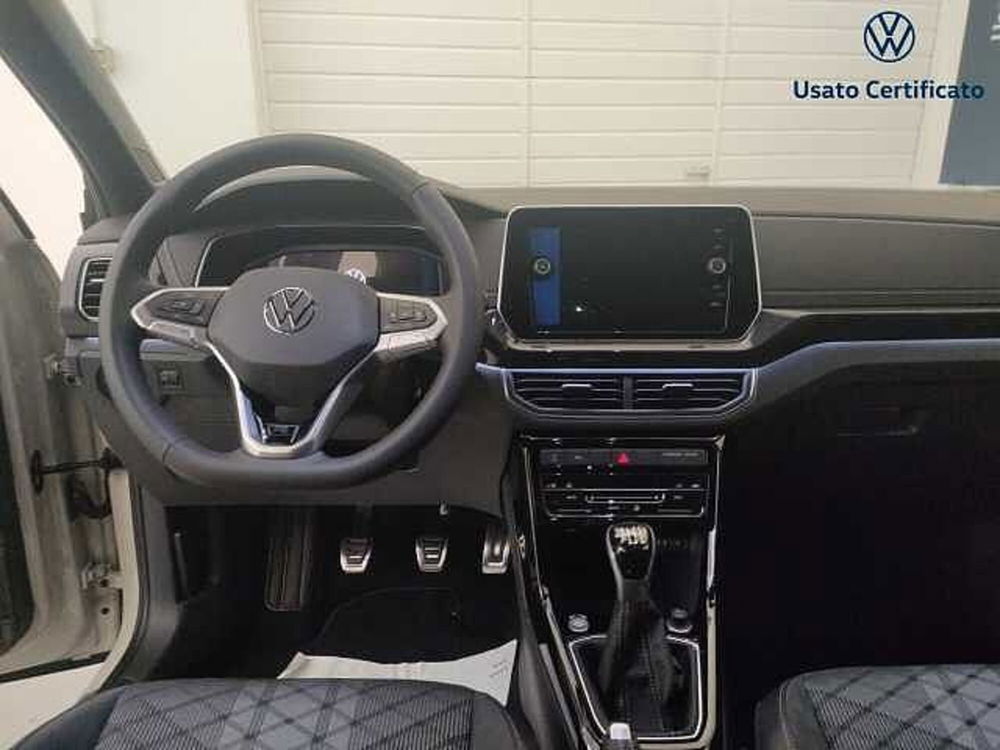 Volkswagen T-Cross nuova a Varese (14)