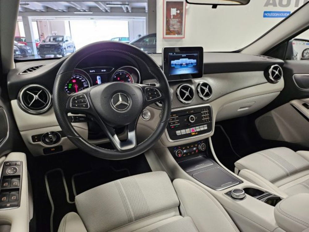 Mercedes-Benz GLA SUV usata a Brescia (11)