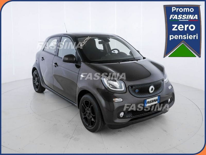 smart forfour forfour EQ Passion Nightsky del 2019 usata a Milano