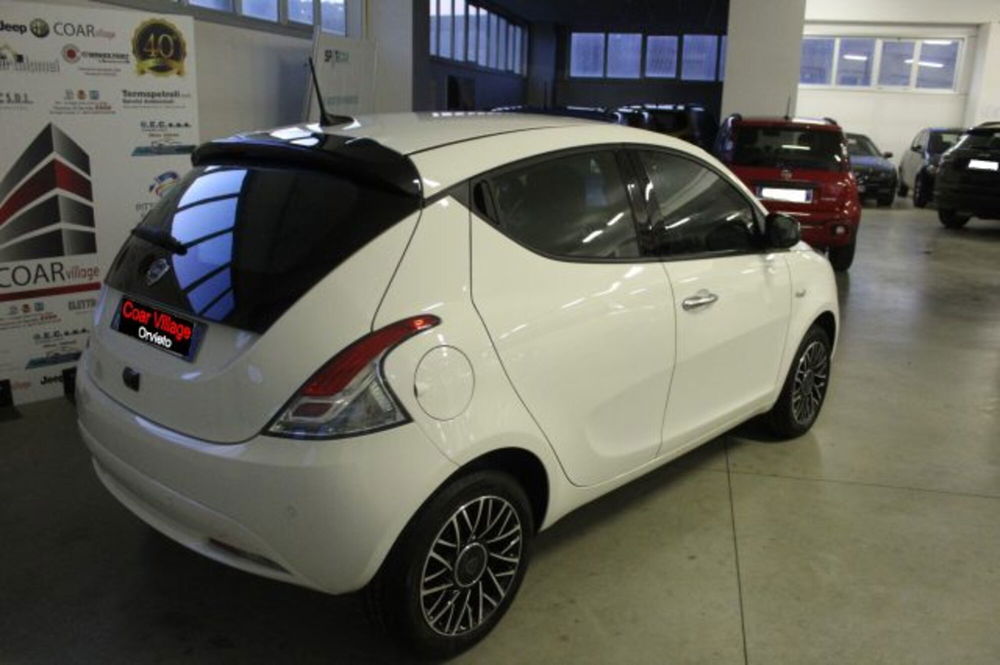 Lancia Ypsilon usata a Terni (4)