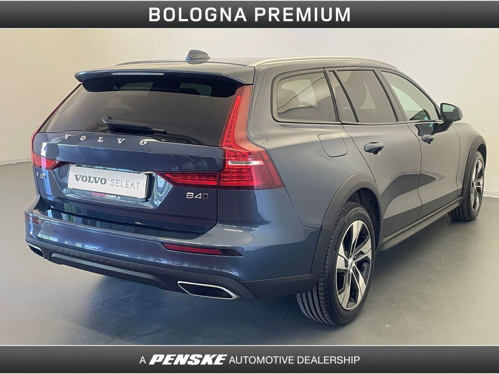 Volvo V60 Cross Country usata a Bologna (2)