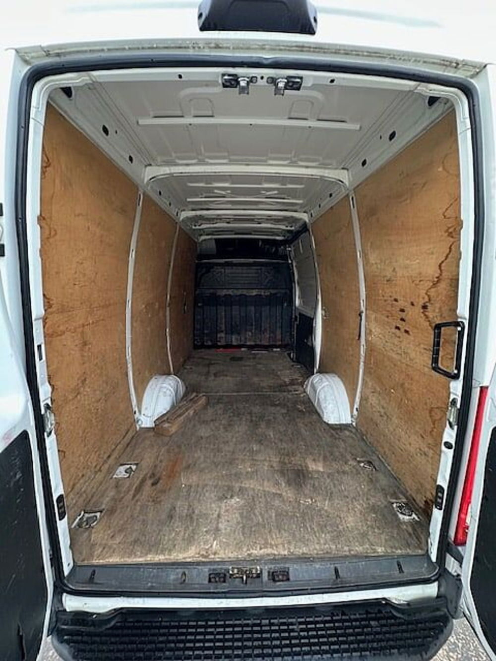 Iveco Daily Furgone usata a La Spezia (4)