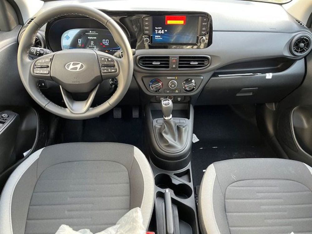 Hyundai i10 nuova a Milano (6)