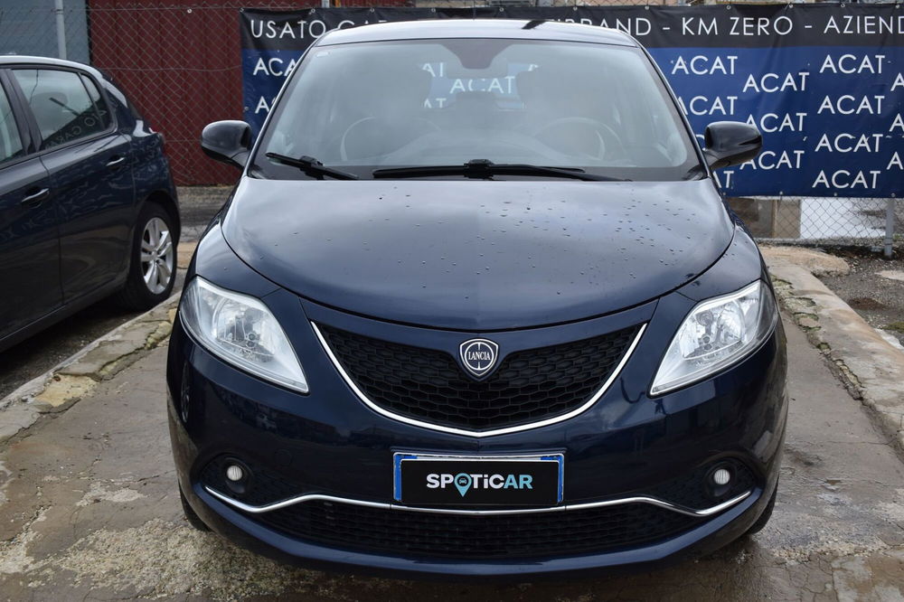 Lancia Ypsilon usata a Catania (2)