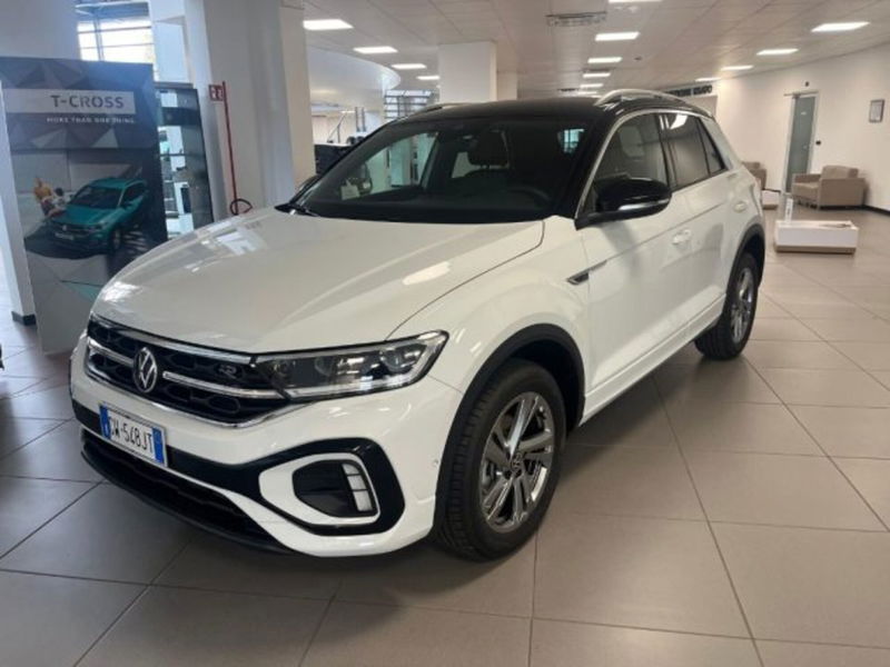 Volkswagen T-Roc 1.5 tsi R-Line nuova a Alba