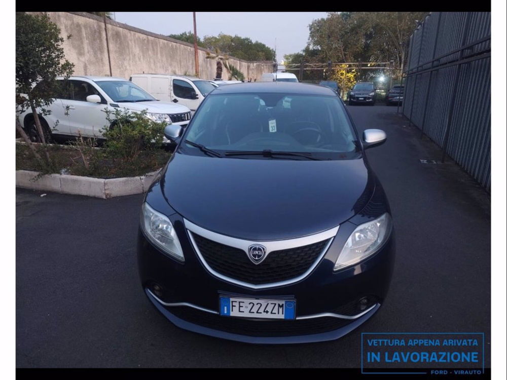 Lancia Ypsilon usata a Catania