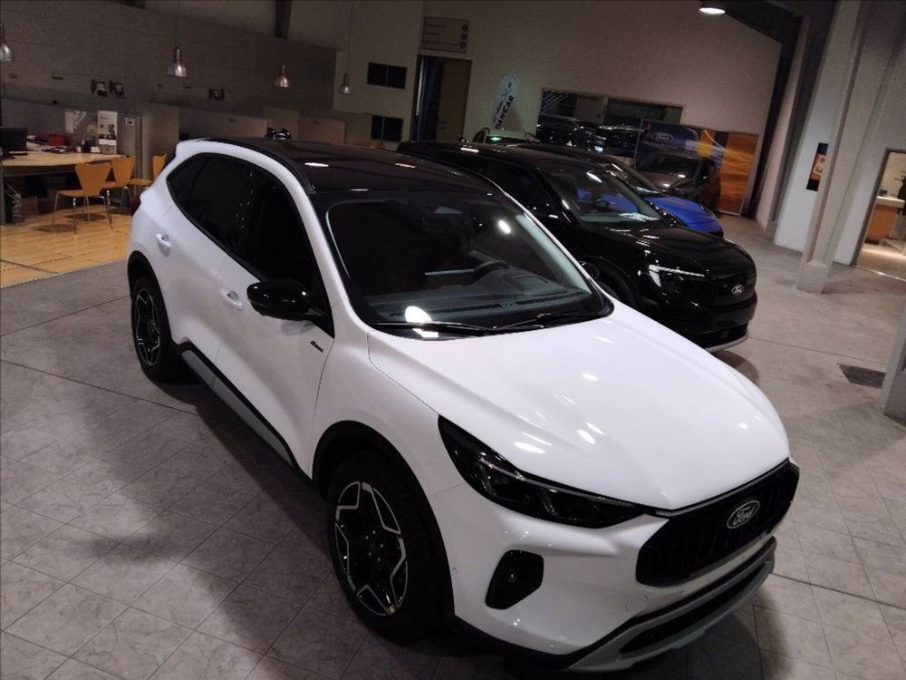 Ford Kuga nuova a Milano (5)