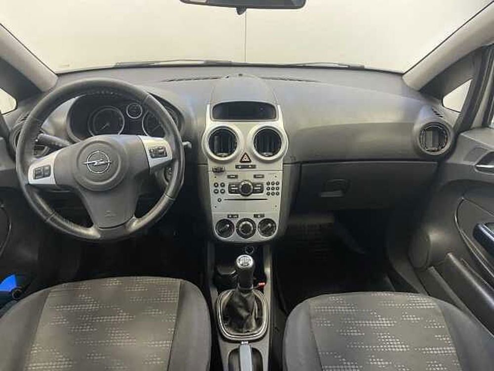 Opel Corsa usata a Napoli (9)