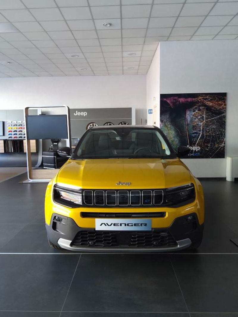 Jeep Avenger Summit fwd 156cv auto nuova a Mondovi&#039;