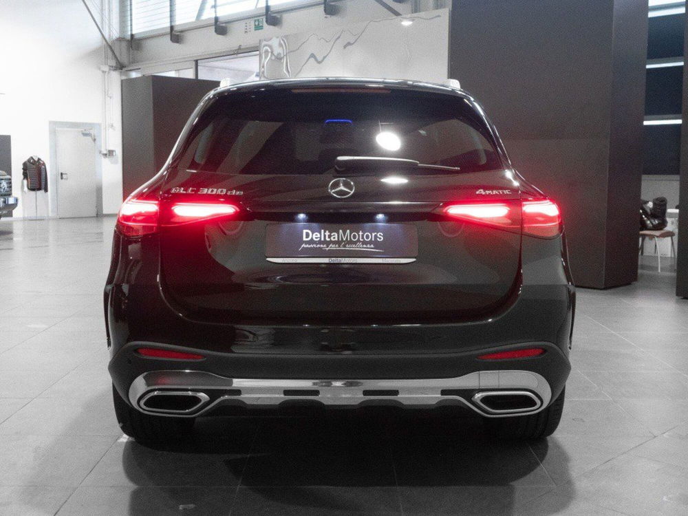 Mercedes-Benz GLC SUV nuova a Macerata (7)