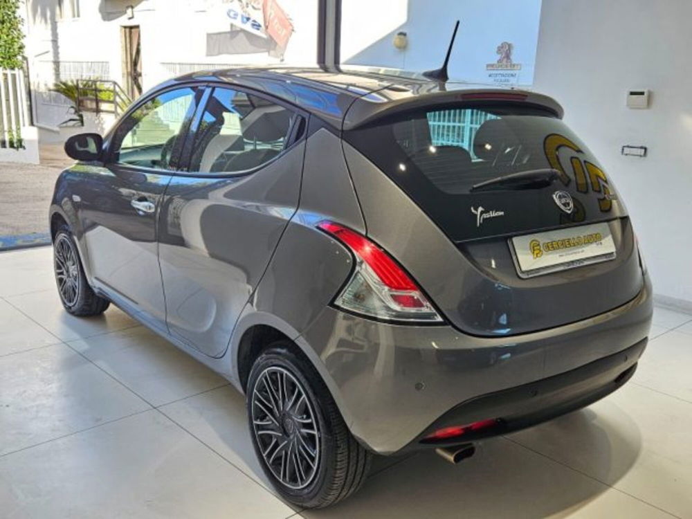 Lancia Ypsilon usata a Napoli (6)