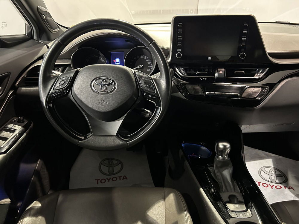 Toyota Toyota C-HR usata a Milano (10)