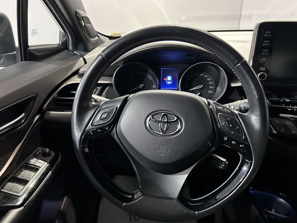 Toyota Toyota C-HR usata a Milano (11)