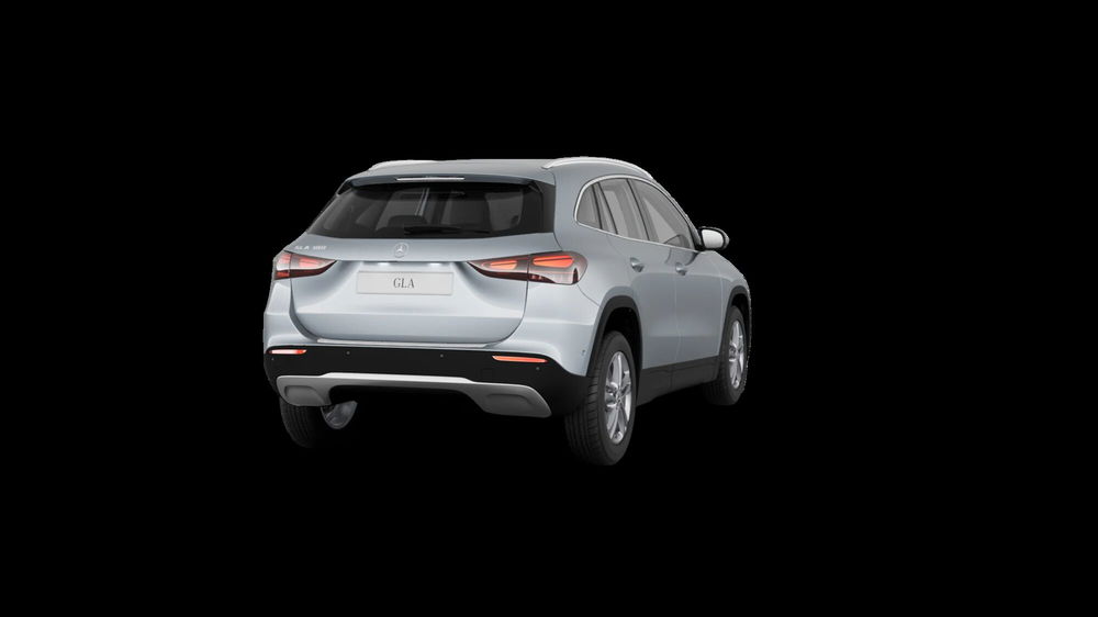 Mercedes-Benz GLA SUV nuova a Milano (4)