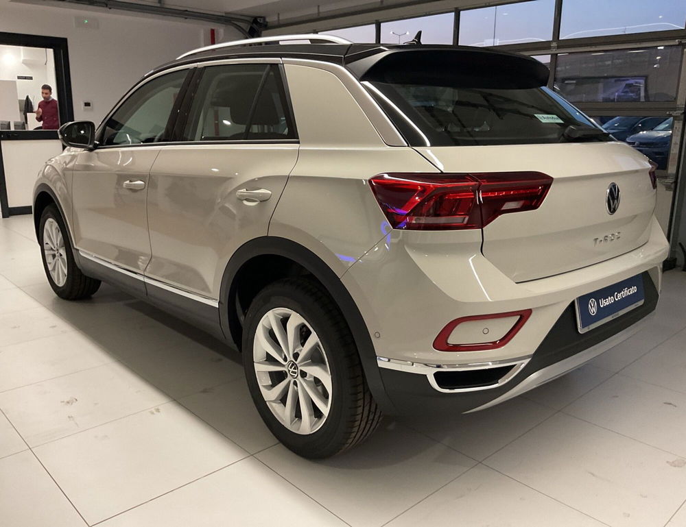 Volkswagen T-Roc nuova a Salerno (6)