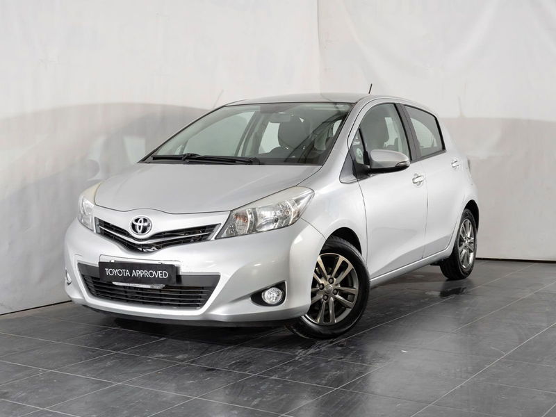 Toyota Yaris 1.0 5 porte Active  del 2014 usata a San Severo