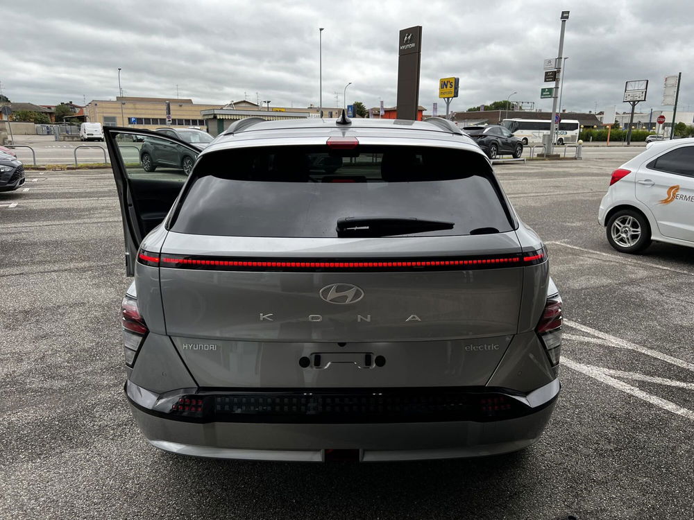 Hyundai Kona nuova a Vercelli (6)