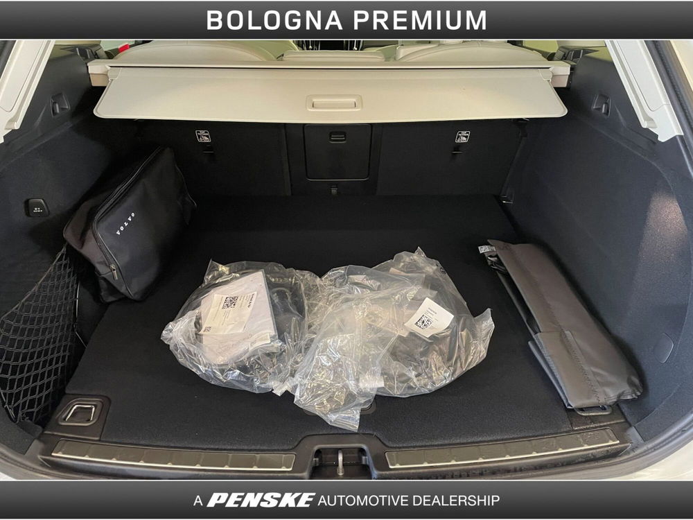 Volvo XC60 nuova a Bologna (11)