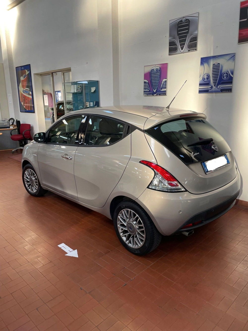 Lancia Ypsilon usata a Lucca (4)