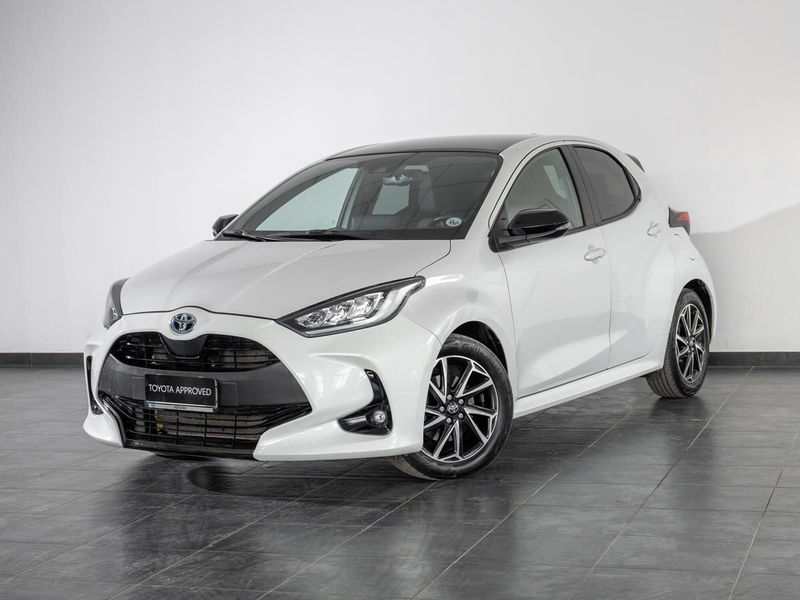 Toyota Yaris 1.5 Hybrid 5 porte Lounge del 2021 usata a San Severo