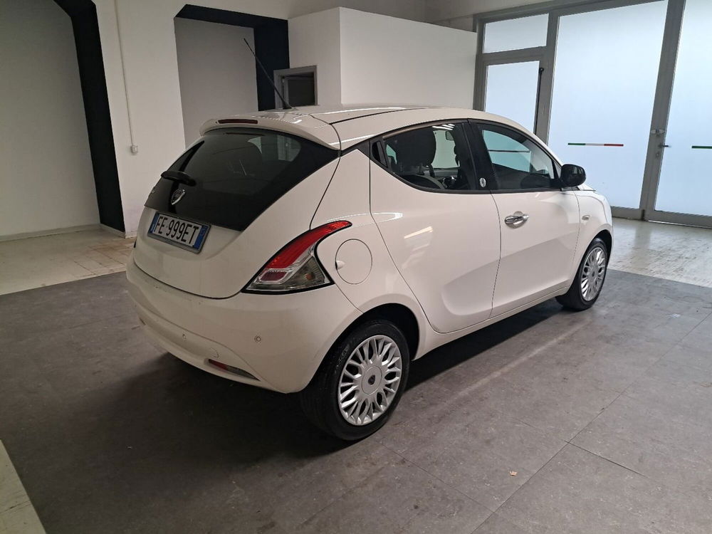 Lancia Ypsilon usata a Arezzo (6)