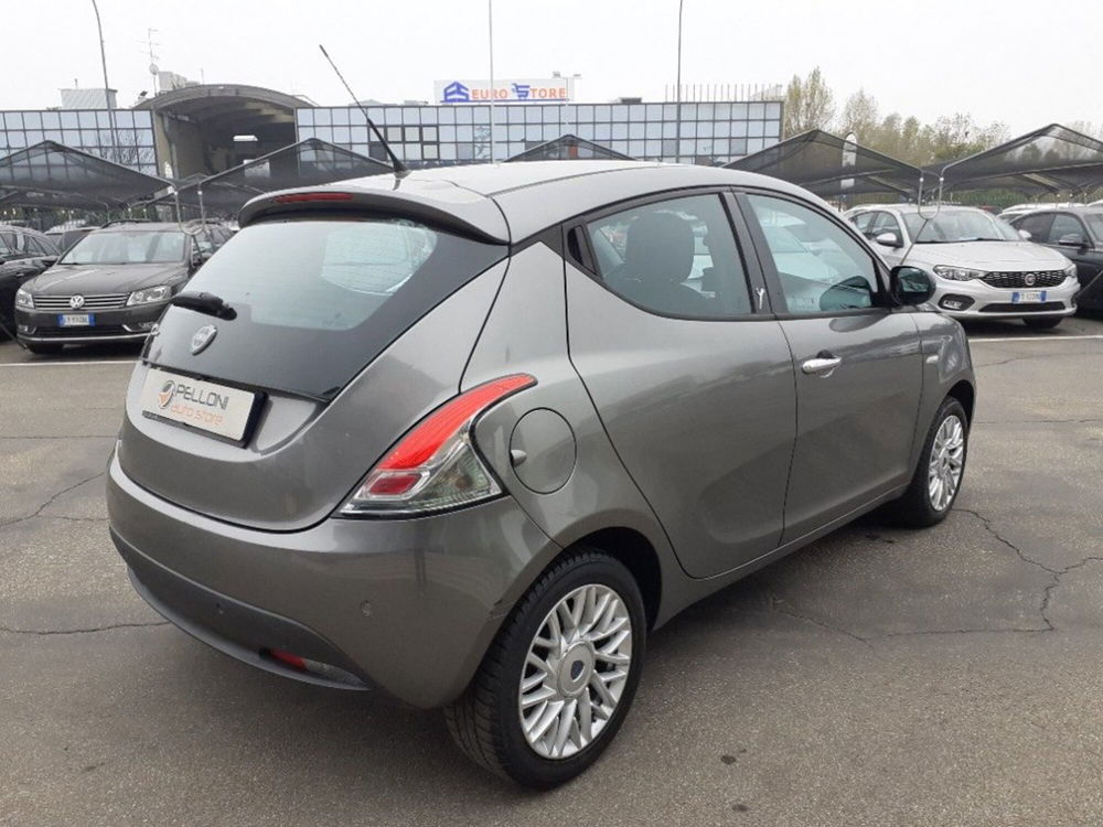 Lancia Ypsilon usata a Modena (5)