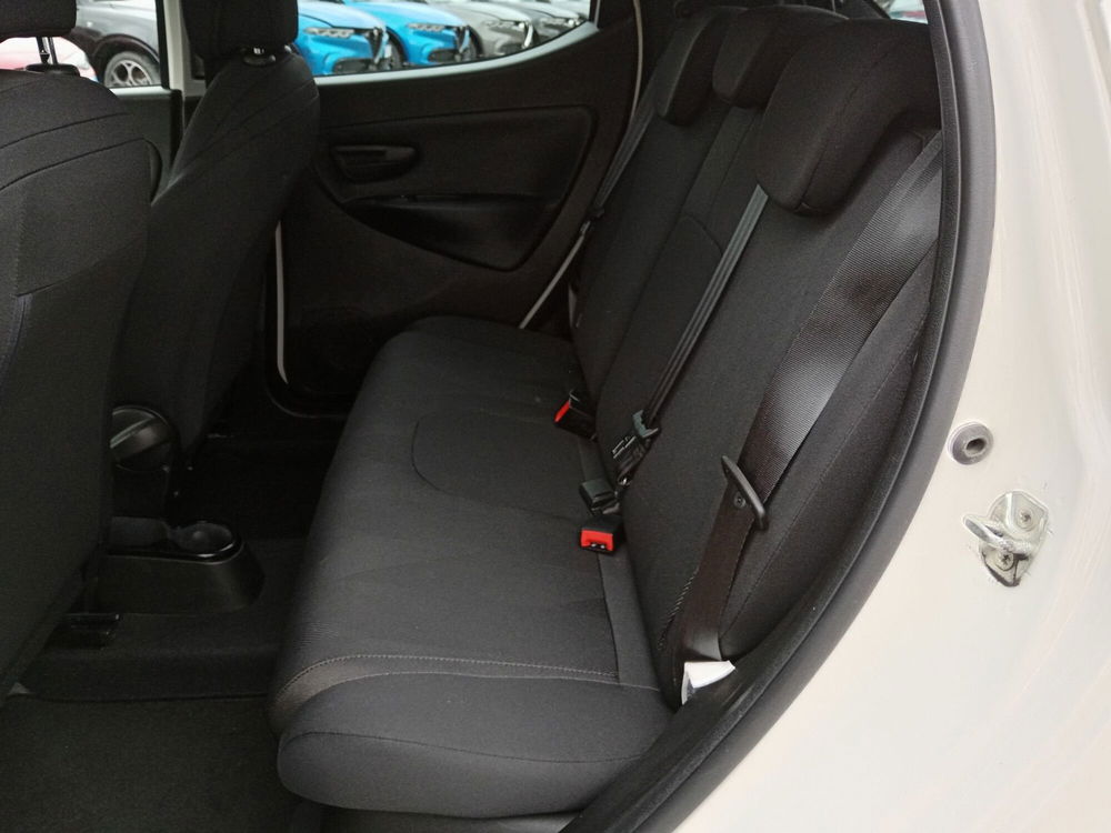 Lancia Ypsilon usata a Alessandria (11)