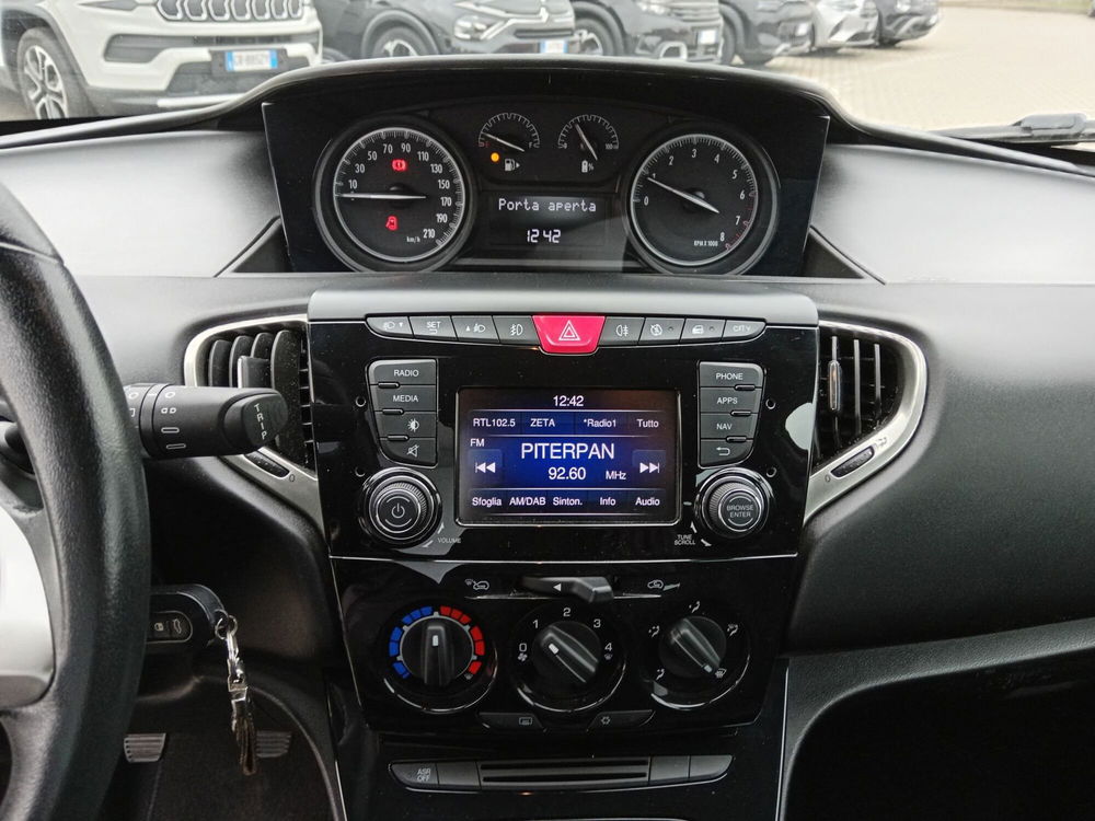 Lancia Ypsilon usata a Alessandria (15)