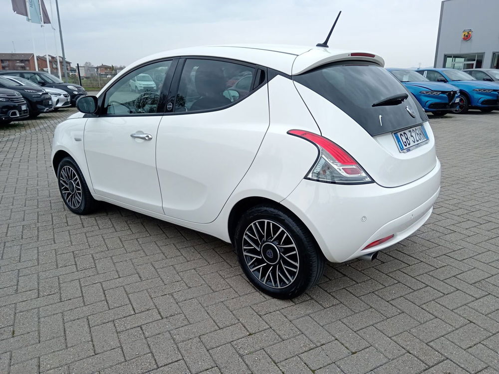 Lancia Ypsilon usata a Alessandria (8)