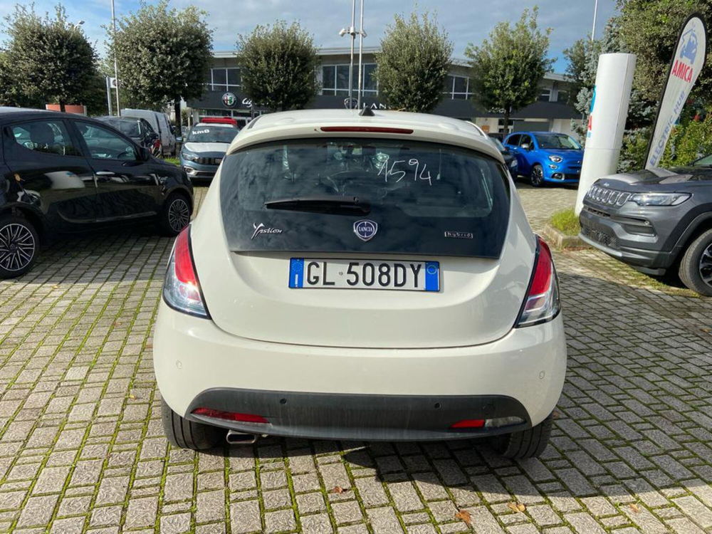 Lancia Ypsilon usata a Caserta (5)