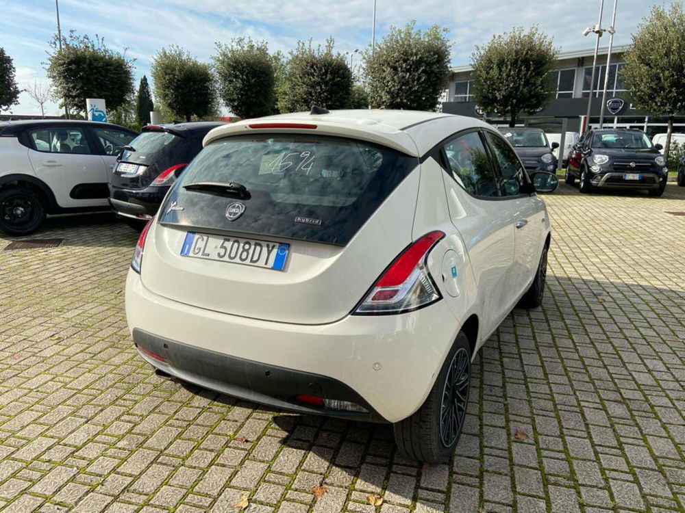 Lancia Ypsilon usata a Caserta (6)