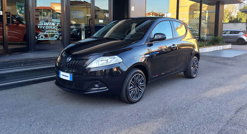 Lancia Ypsilon 1.0 FireFly 5 porte S&amp;S Hybrid Silver Plus del 2023 usata a San Vittore Olona