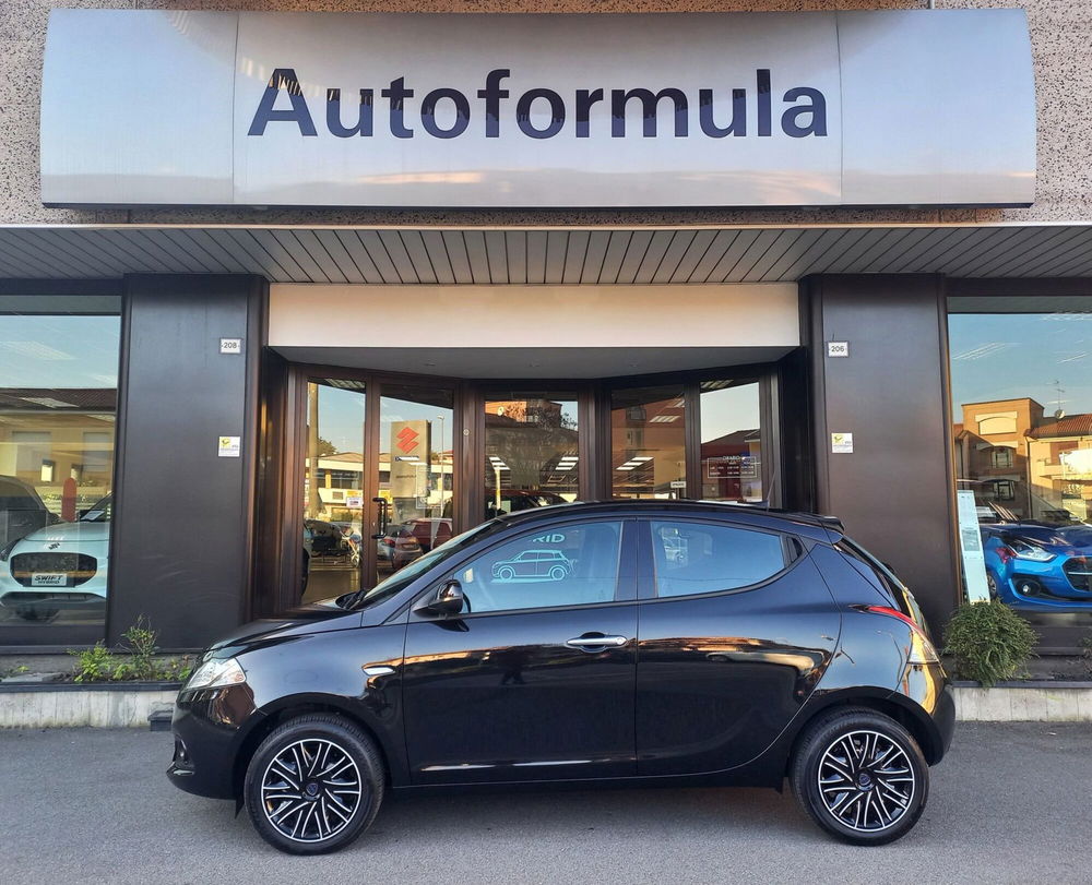 Lancia Ypsilon usata a Milano (3)