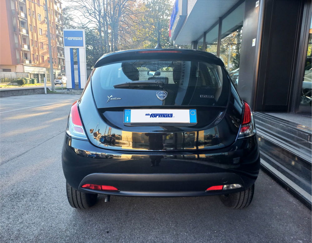 Lancia Ypsilon usata a Milano (5)