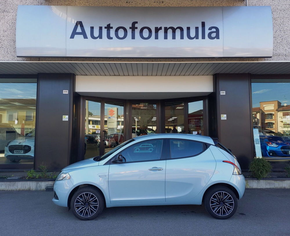 Lancia Ypsilon usata a Milano (3)