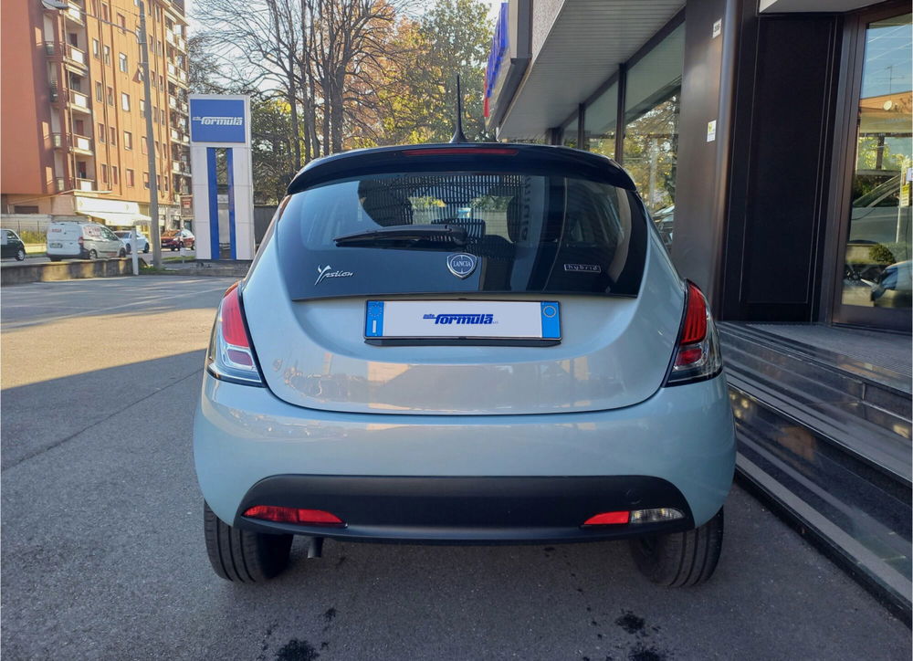 Lancia Ypsilon usata a Milano (5)