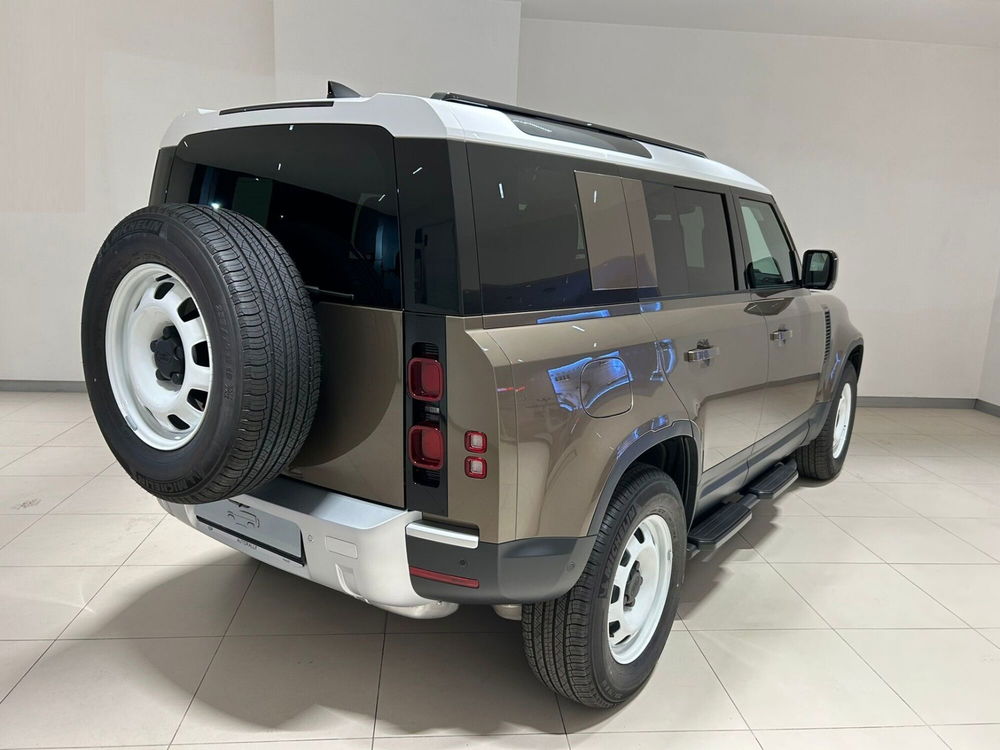 Land Rover Defender nuova a Napoli (2)