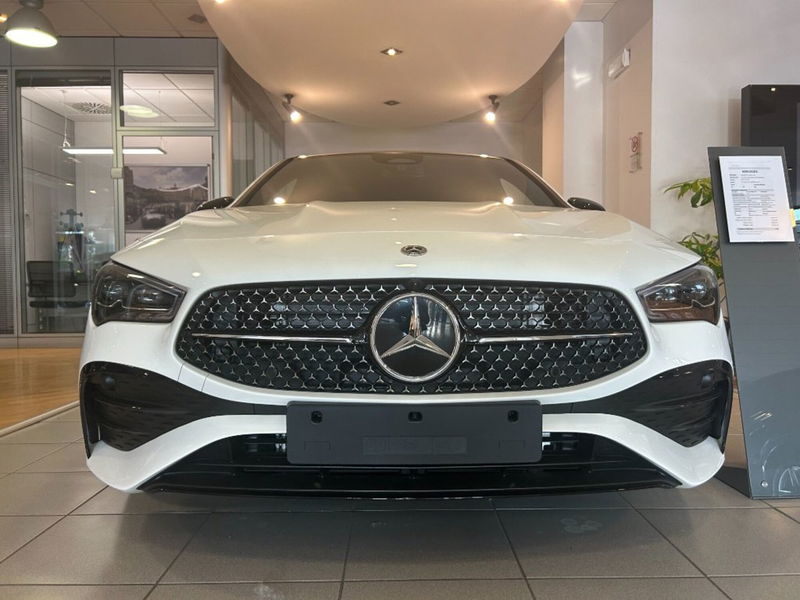 Mercedes-Benz CLA Shooting Brake 200 d Automatic 4Matic Shooting Brake Business nuova a Tavarnelle Val di Pesa