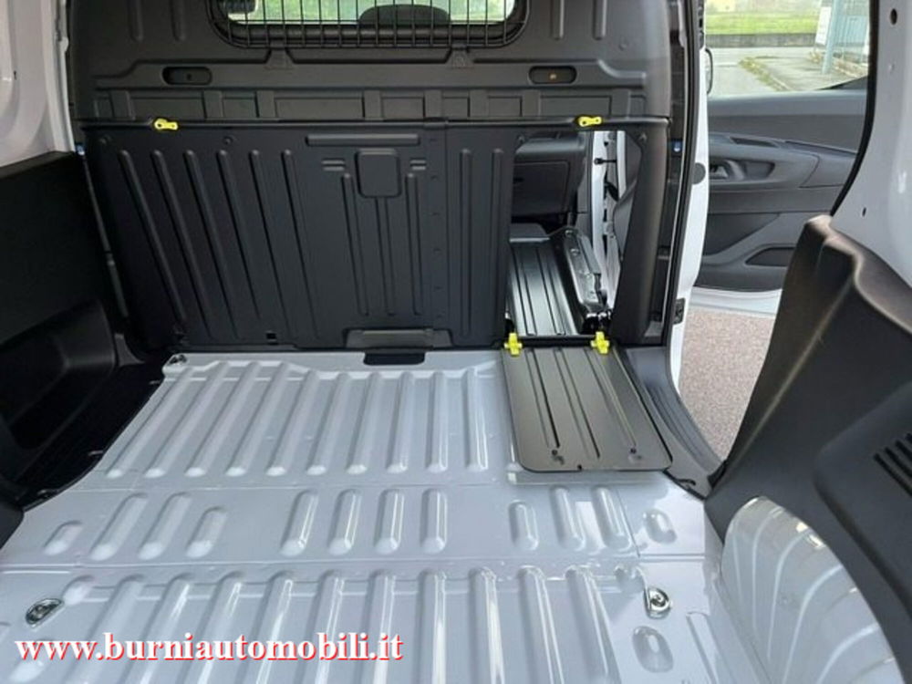 Toyota Proace City nuova a Milano (13)