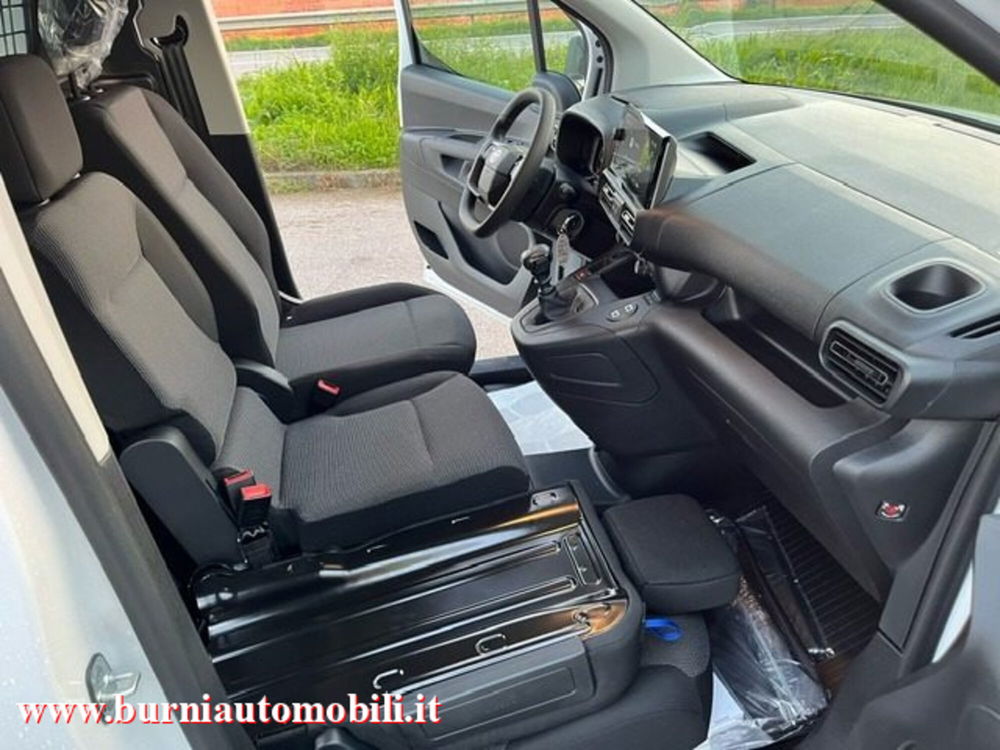 Toyota Proace City nuova a Milano (15)