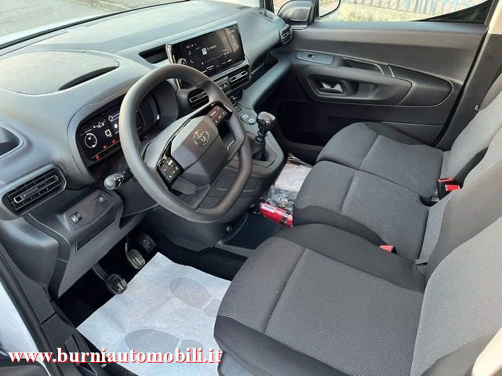 Toyota Proace City nuova a Milano (17)