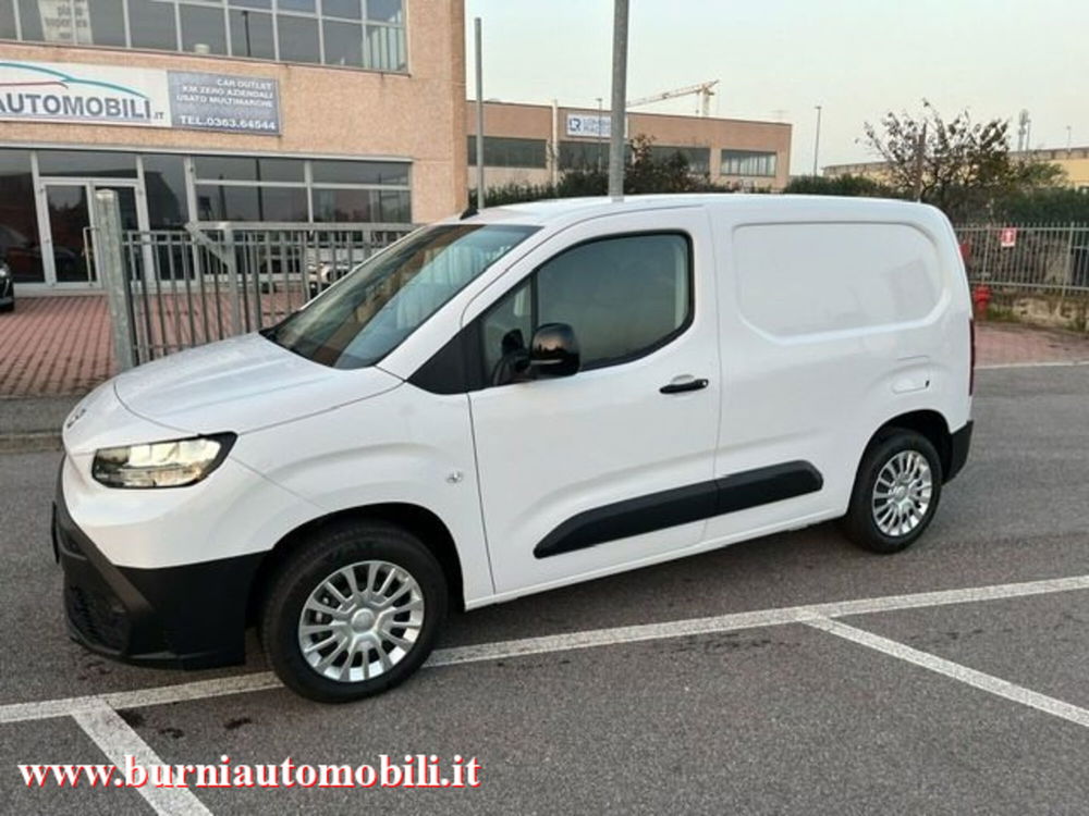 Toyota Proace City nuova a Milano (2)