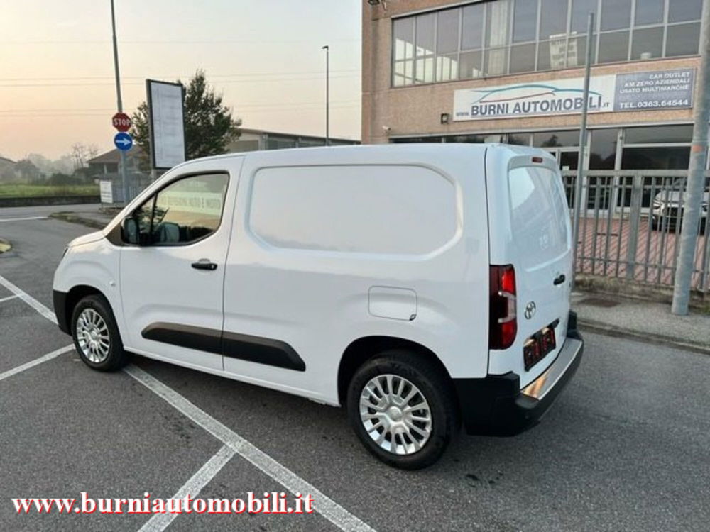 Toyota Proace City nuova a Milano (3)