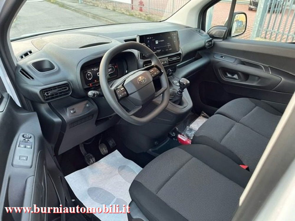 Toyota Proace City nuova a Milano (6)